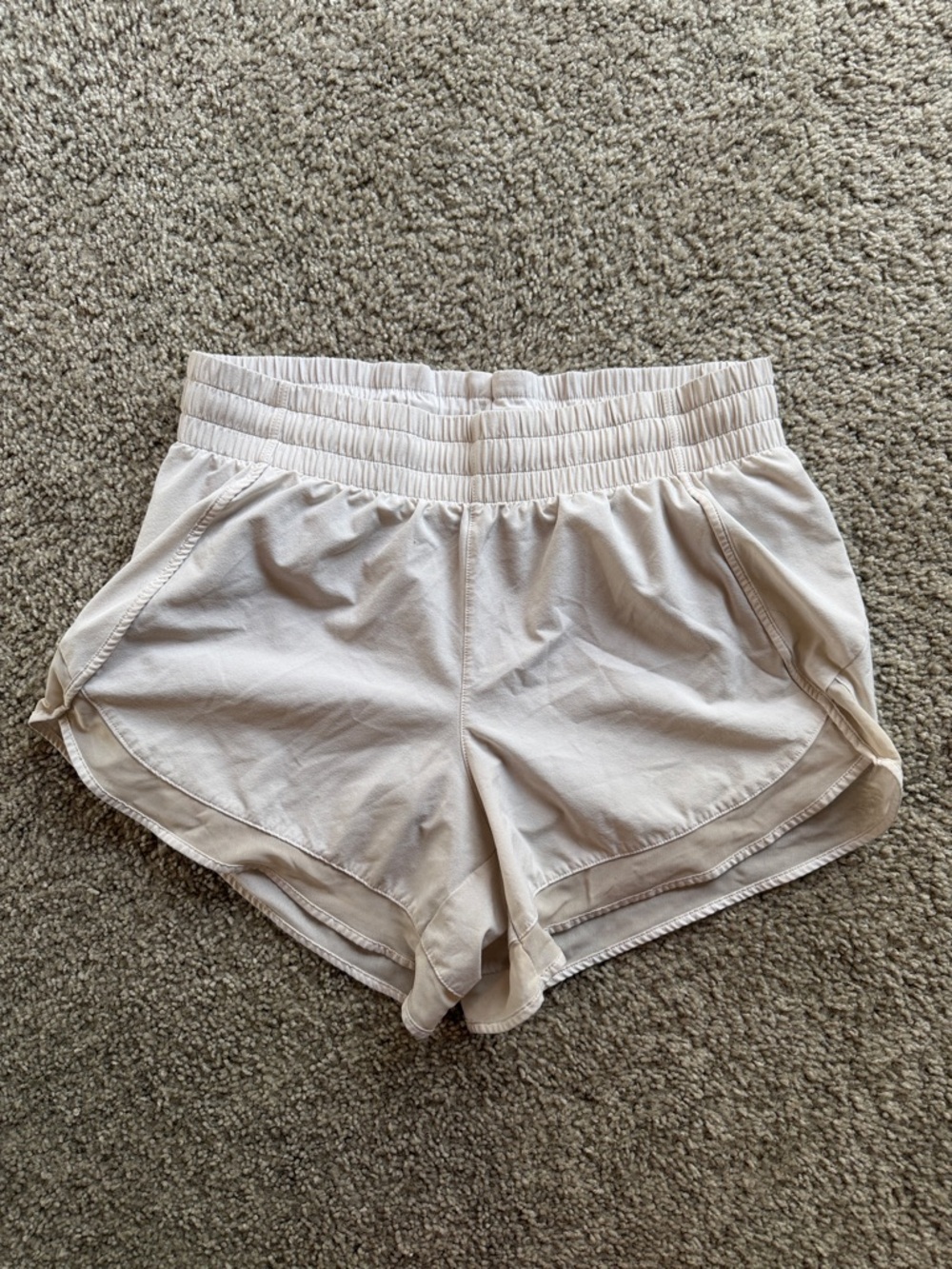 Athleta Mesh Run 4” Shorts